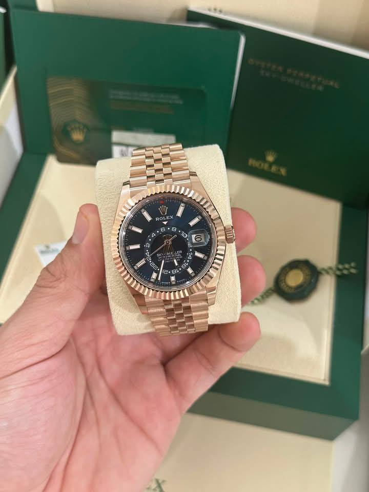 Rolex Sky-Dweller – Blue Dial, Stainless Steel, Dual Time Zone & Annual Calendar - Image 9