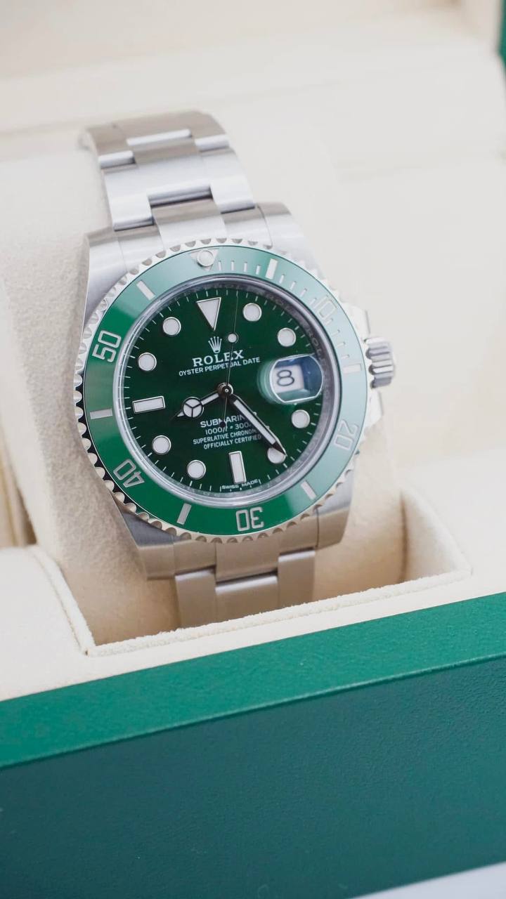 Rolex Submariner Date “Hulk” - Image 5