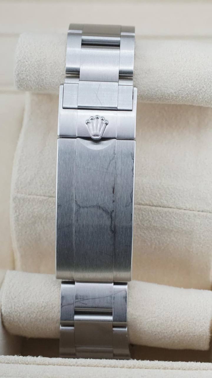 Rolex Submariner Date “Hulk” - Image 2