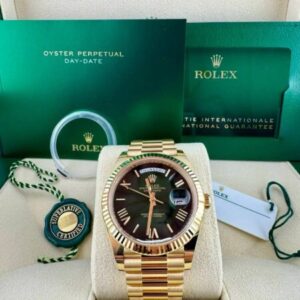 Rolex Day-Date 40 Yellow Gold Olive Green Roman Dial