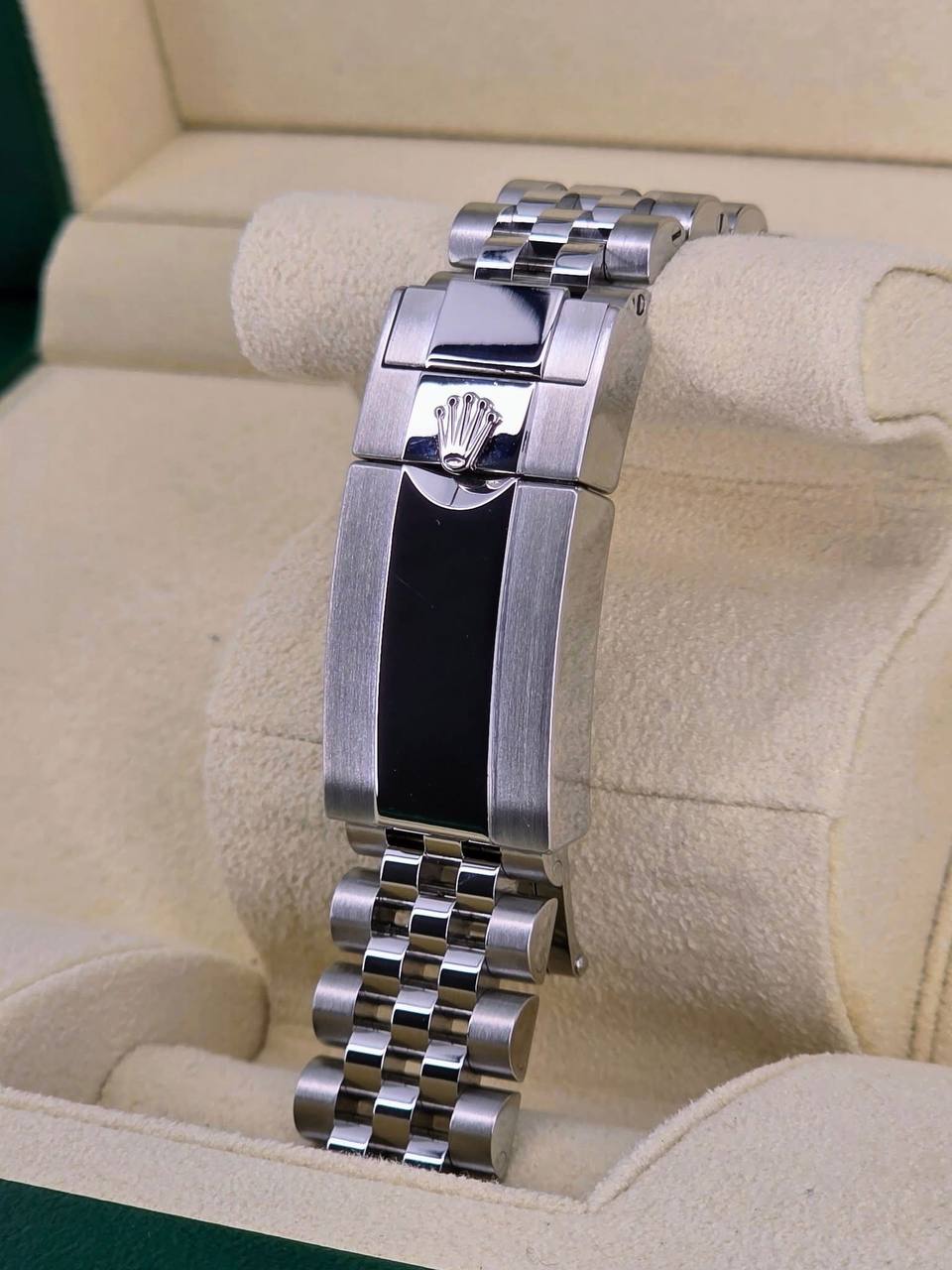 Rolex GMT-Master II “Pepsi” – Red & Blue Ceramic Bezel, Jubilee Bracelet - Image 4