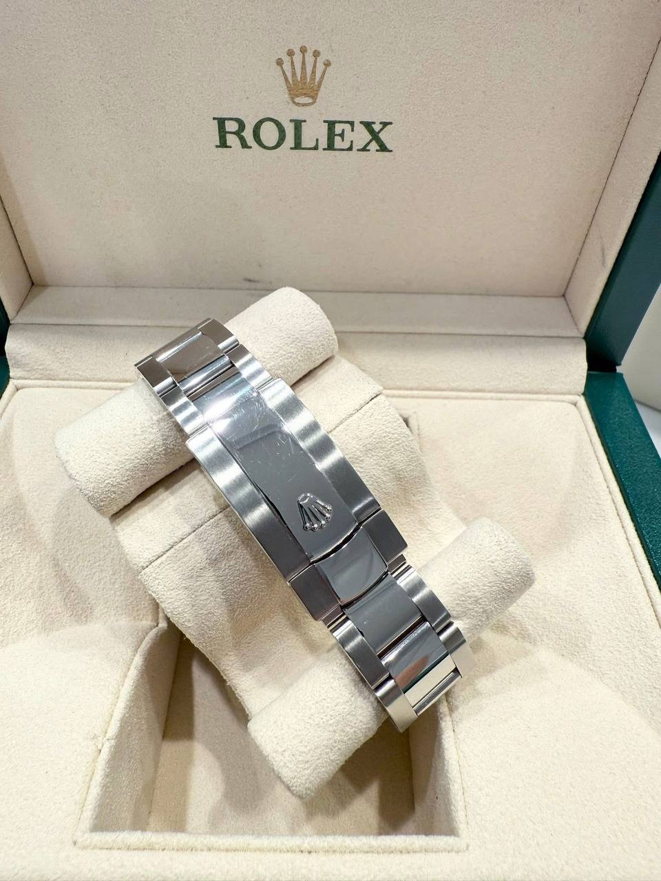 Rolex Milgauss 116400GV – Green Sapphire Crystal, Black Dial, Stainless Steel - Image 2