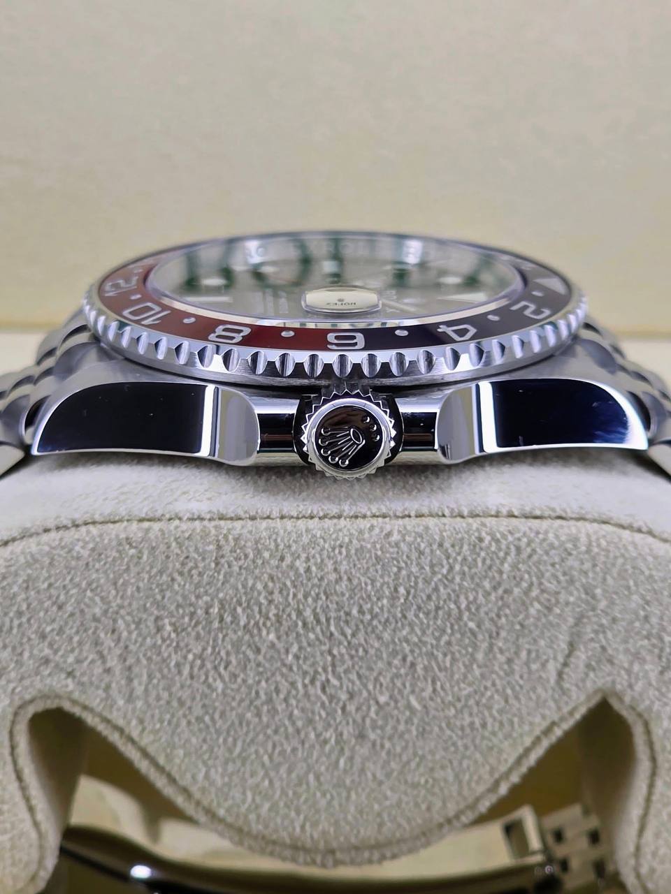 Rolex GMT-Master II “Pepsi” – Red & Blue Ceramic Bezel, Jubilee Bracelet - Image 2