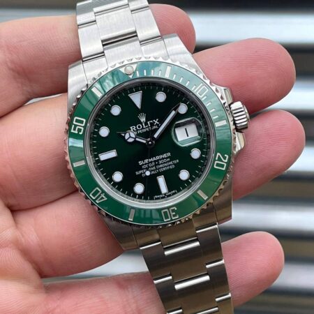Rolex Submariner Date “Hulk”